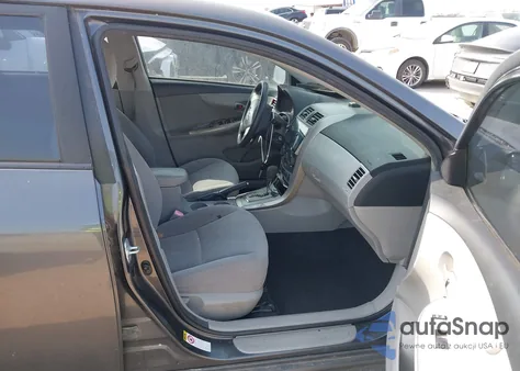 2011 Toyota Corolla Le z USA, uszkodzony, nr VIN JTDBU4EE8B9155757